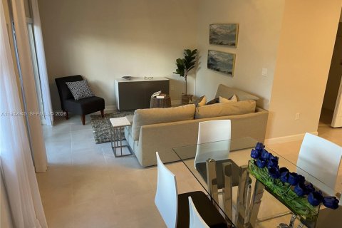 Touwnhouse à louer à Miami-Dade, Floride: 4 chambres, 169.08 m2 № 2000474 - photo 9