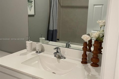 Touwnhouse à louer à Miami-Dade, Floride: 4 chambres, 169.08 m2 № 2000474 - photo 15