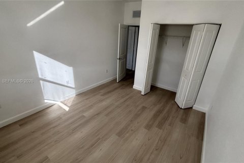 Touwnhouse à louer à Miami-Dade, Floride: 4 chambres, 169.08 m2 № 2000474 - photo 20