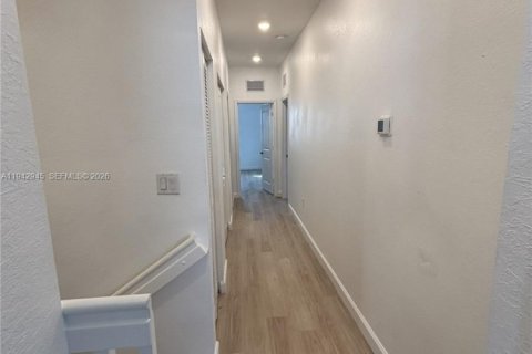 Touwnhouse à louer à Miami-Dade, Floride: 4 chambres, 169.08 m2 № 2000474 - photo 22