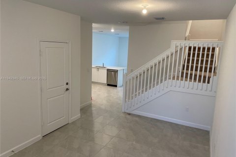 Touwnhouse à louer à Miami-Dade, Floride: 4 chambres, 169.08 m2 № 2000474 - photo 12