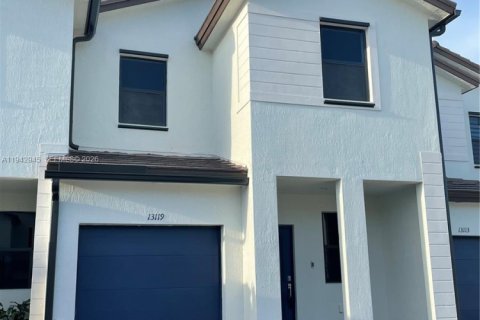 Touwnhouse à Miami-Dade, Floride 4 chambres, 169.08 m2 № 2000474