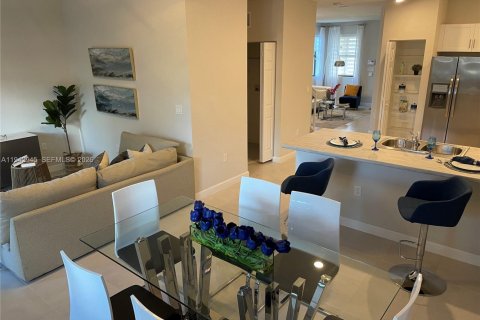 Touwnhouse à louer à Miami-Dade, Floride: 4 chambres, 169.08 m2 № 2000474 - photo 14