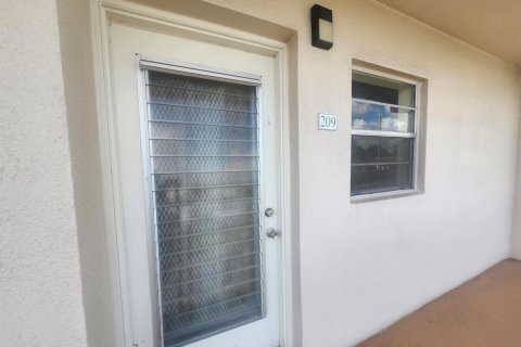 Condo in Boynton Beach, Florida, 1 bedroom № 2189884 - photo 18