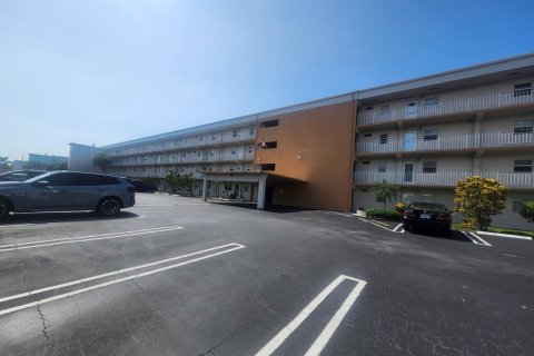 Condo in Boynton Beach, Florida, 1 bedroom № 2189884