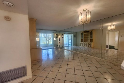 Condo in Boynton Beach, Florida, 1 bedroom № 2189884 - photo 7