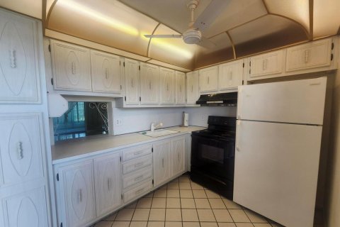 Condo in Boynton Beach, Florida, 1 bedroom № 2189884 - photo 11