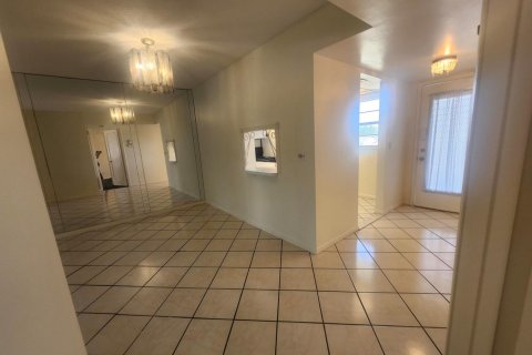 Condo in Boynton Beach, Florida, 1 bedroom № 2189884 - photo 9