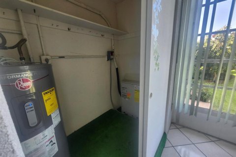 Condo in Boynton Beach, Florida, 1 bedroom № 2189884 - photo 5