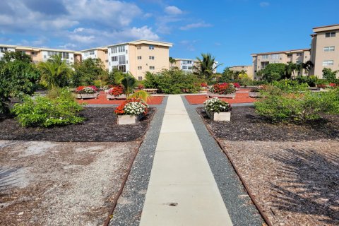 Condo in Boynton Beach, Florida, 1 bedroom № 2189884 - photo 22