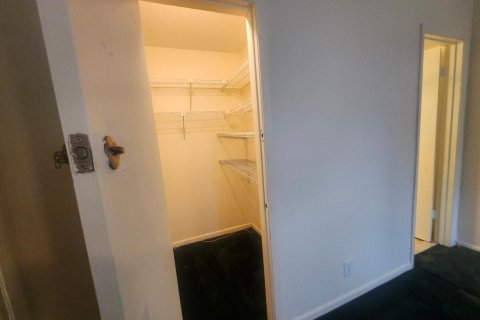 Condo in Boynton Beach, Florida, 1 bedroom № 2189884 - photo 14
