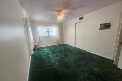 Condo in Boynton Beach, Florida, 1 bedroom № 2189884 - photo 12