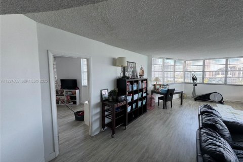 Купить кондоминиум в Майами, Флорида 3 спальни, 91.97м2, № 1988319 - фото 11