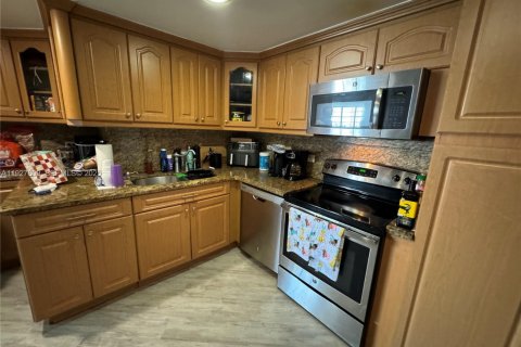 Купить кондоминиум в Майами, Флорида 3 спальни, 91.97м2, № 1988319 - фото 18