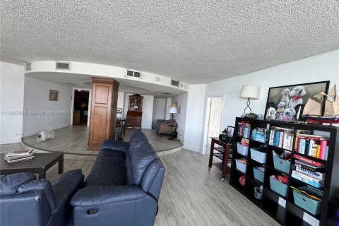 Купить кондоминиум в Майами, Флорида 3 спальни, 91.97м2, № 1988319 - фото 8