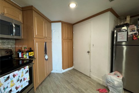 Купить кондоминиум в Майами, Флорида 3 спальни, 91.97м2, № 1988319 - фото 19