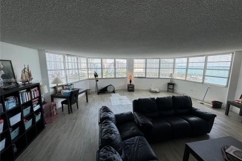 Купить кондоминиум в Майами, Флорида 3 спальни, 91.97м2, № 1988319 - фото 10