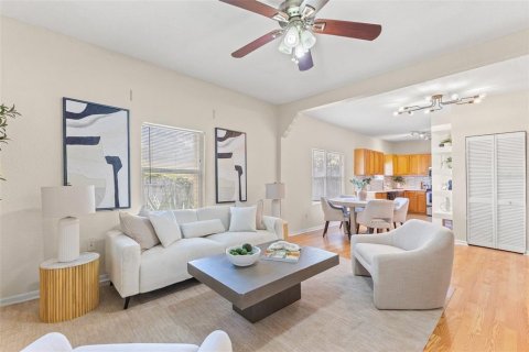 House in Tampa, Florida 2 bedrooms, 99.22 sq.m. № 1907719 - photo 8