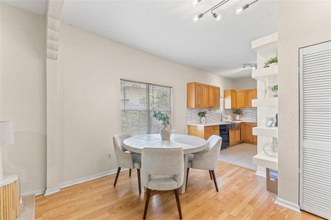 House in Tampa, Florida 2 bedrooms, 99.22 sq.m. № 1907719 - photo 11