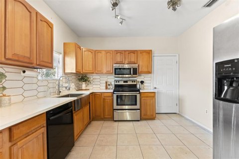 House in Tampa, Florida 2 bedrooms, 99.22 sq.m. № 1907719 - photo 13