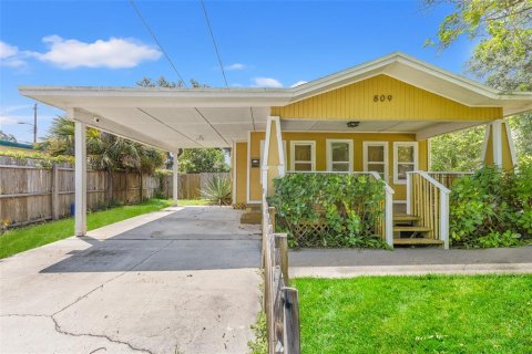 House in Tampa, Florida 2 bedrooms, 99.22 sq.m. № 1907719 - photo 1