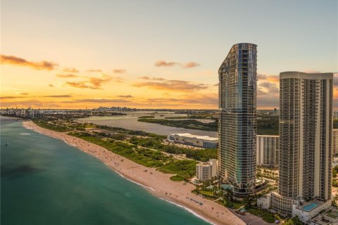 Copropriété à louer à Sunny Isles Beach, Floride: 3 chambres, 201.97 m2 № 2079967 - photo 2