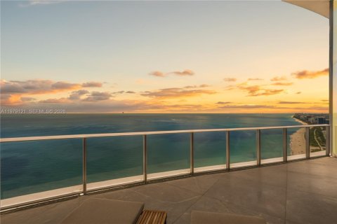 Copropriété à louer à Sunny Isles Beach, Floride: 3 chambres, 201.97 m2 № 2079967 - photo 14