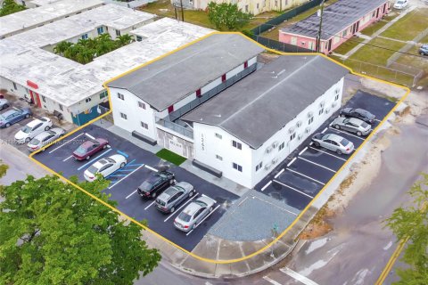 Commercial property in Opa-locka, Florida № 1740124 - photo 18