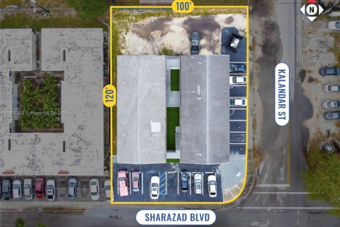 Commercial property in Opa-locka, Florida № 1740124 - photo 17
