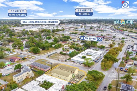 Commercial property in Opa-locka, Florida № 1740124 - photo 15