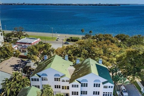Condo in Tampa, Florida, 3 bedrooms  № 1919186 - photo 13