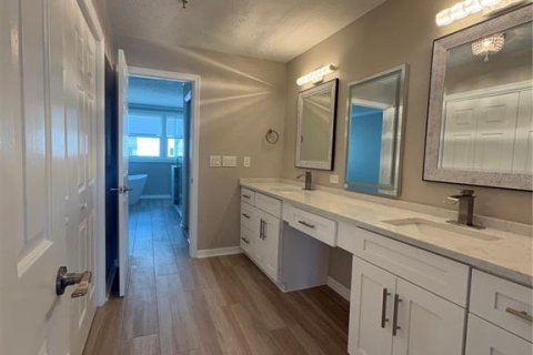 Condo in Tampa, Florida, 3 bedrooms  № 1919186 - photo 11