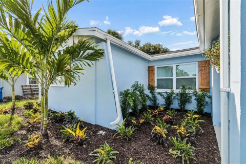 Casa en venta en Saint Petersburg, Florida, 4 dormitorios, 161.65 m2 № 2101635 - foto 9