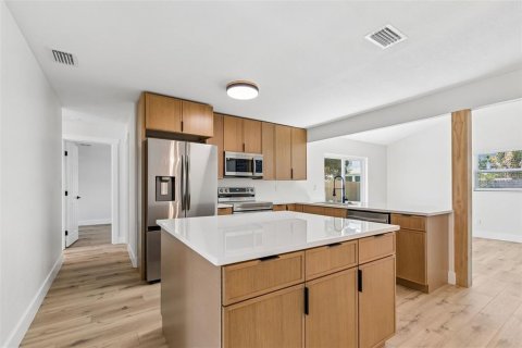 Casa en venta en Saint Petersburg, Florida, 4 dormitorios, 161.65 m2 № 2101635 - foto 24