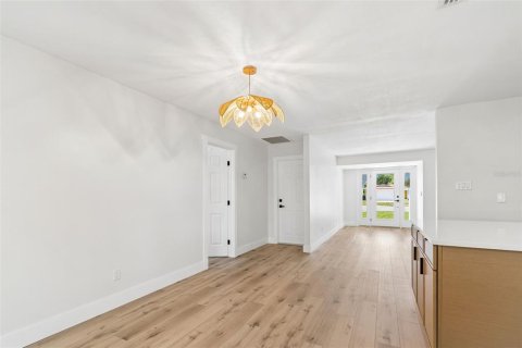 Casa en venta en Saint Petersburg, Florida, 4 dormitorios, 161.65 m2 № 2101635 - foto 20