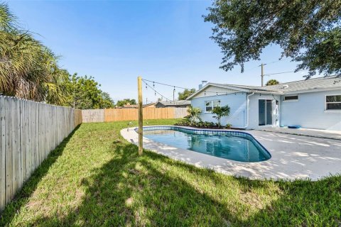 Casa en venta en Saint Petersburg, Florida, 4 dormitorios, 161.65 m2 № 2101635 - foto 6