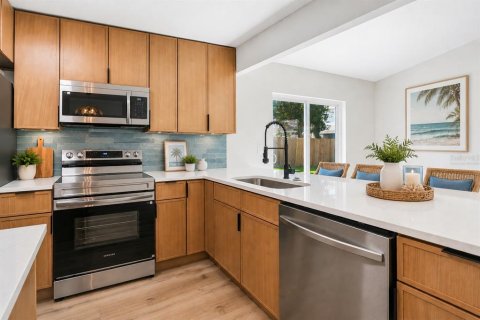 Casa en venta en Saint Petersburg, Florida, 4 dormitorios, 161.65 m2 № 2101635 - foto 27