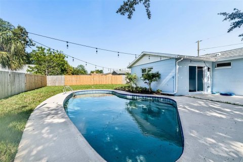 Casa en venta en Saint Petersburg, Florida, 4 dormitorios, 161.65 m2 № 2101635 - foto 5