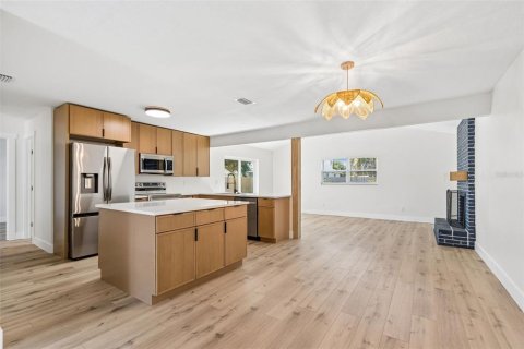 Casa en venta en Saint Petersburg, Florida, 4 dormitorios, 161.65 m2 № 2101635 - foto 18