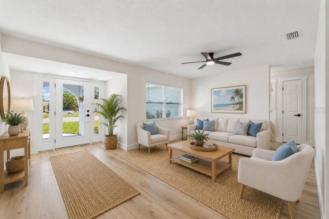 Casa en venta en Saint Petersburg, Florida, 4 dormitorios, 161.65 m2 № 2101635 - foto 14