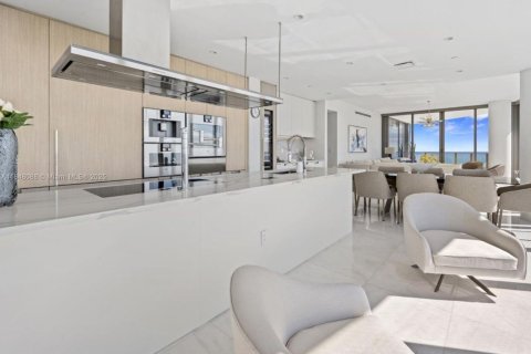Copropriété à louer à Sunny Isles Beach, Floride: 4 chambres, 297.66 m2 № 1848761 - photo 12