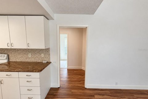 Villa ou maison à louer à Sarasota, Floride: 4 chambres, 267.74 m2 № 2412570 - photo 15