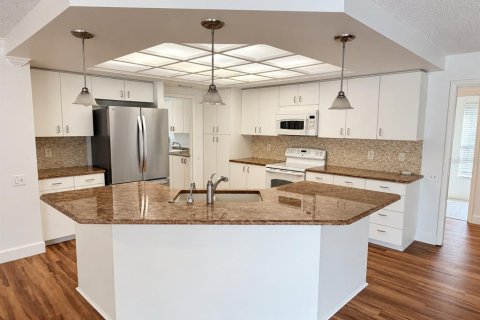 Villa ou maison à louer à Sarasota, Floride: 4 chambres, 267.74 m2 № 2412570 - photo 6