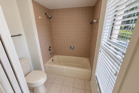 Villa ou maison à louer à Sarasota, Floride: 4 chambres, 267.74 m2 № 2412570 - photo 17