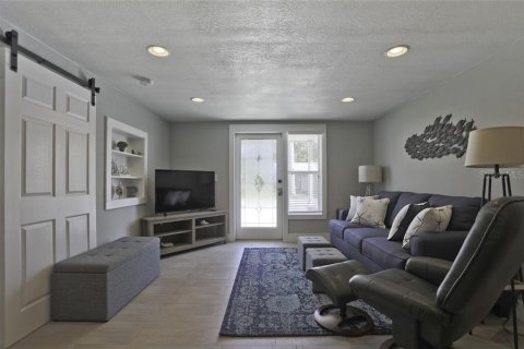 Casa en alquiler en Bradenton, Florida, 1 dormitorio, 25.64 m2 № 2298740 - foto 6