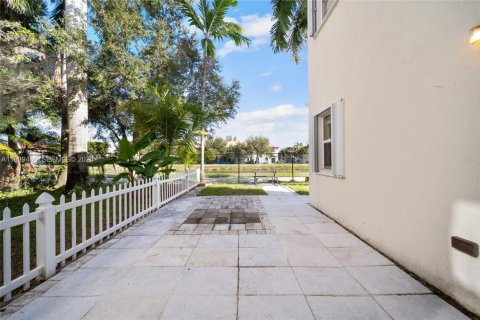 Villa ou maison à louer à Homestead, Floride: 5 chambres, 250.19 m2 № 1997556 - photo 25