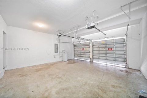 Villa ou maison à louer à Homestead, Floride: 5 chambres, 250.19 m2 № 1997556 - photo 23