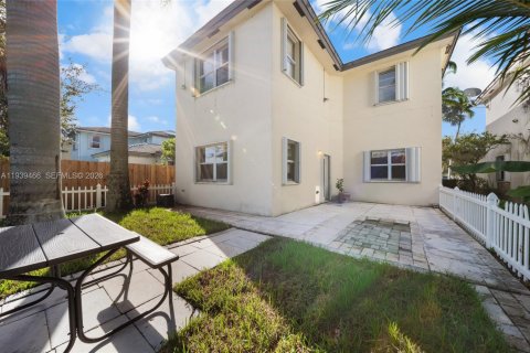 Villa ou maison à louer à Homestead, Floride: 5 chambres, 250.19 m2 № 1997556 - photo 24