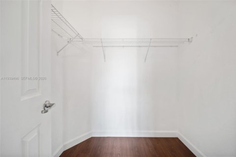 Villa ou maison à louer à Homestead, Floride: 5 chambres, 250.19 m2 № 1997556 - photo 19