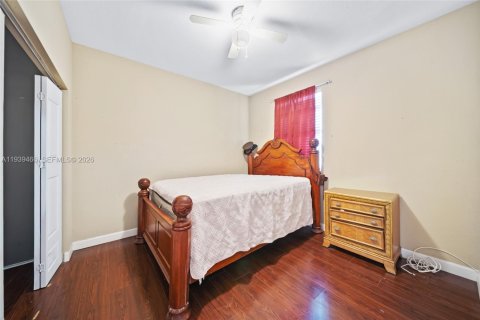 Villa ou maison à louer à Homestead, Floride: 5 chambres, 250.19 m2 № 1997556 - photo 17